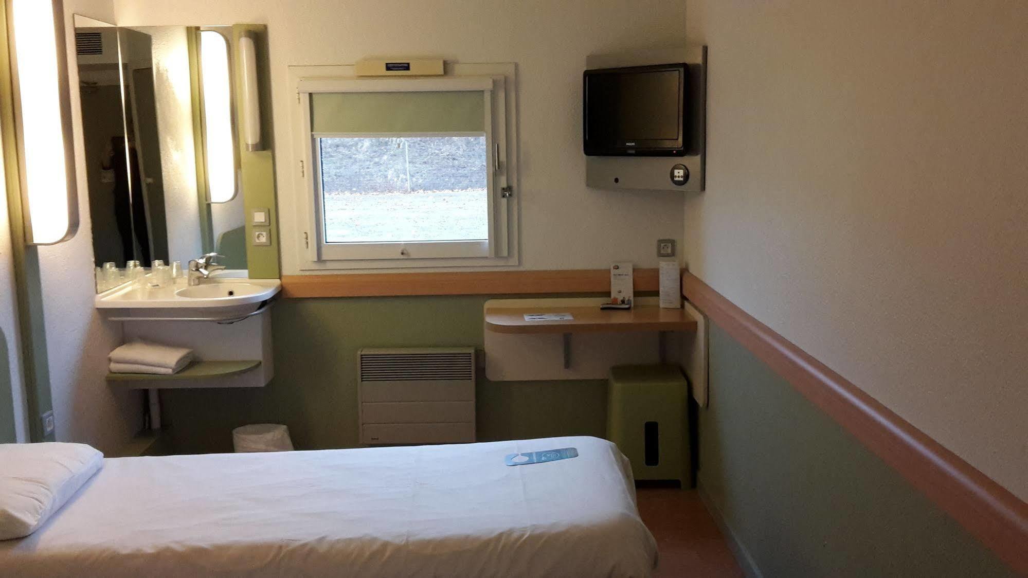 Ibis Budget Bourges Eksteriør bilde